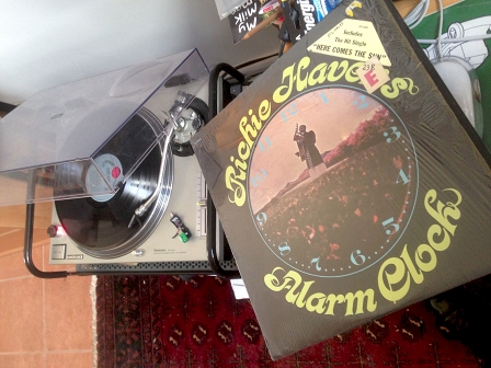 Richie Havens LP Alarm Clock auf dem Plattenteller.